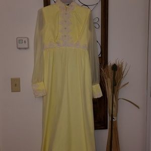 VICTORIAN ELEGANCE❣️Yellow Vintage Dress